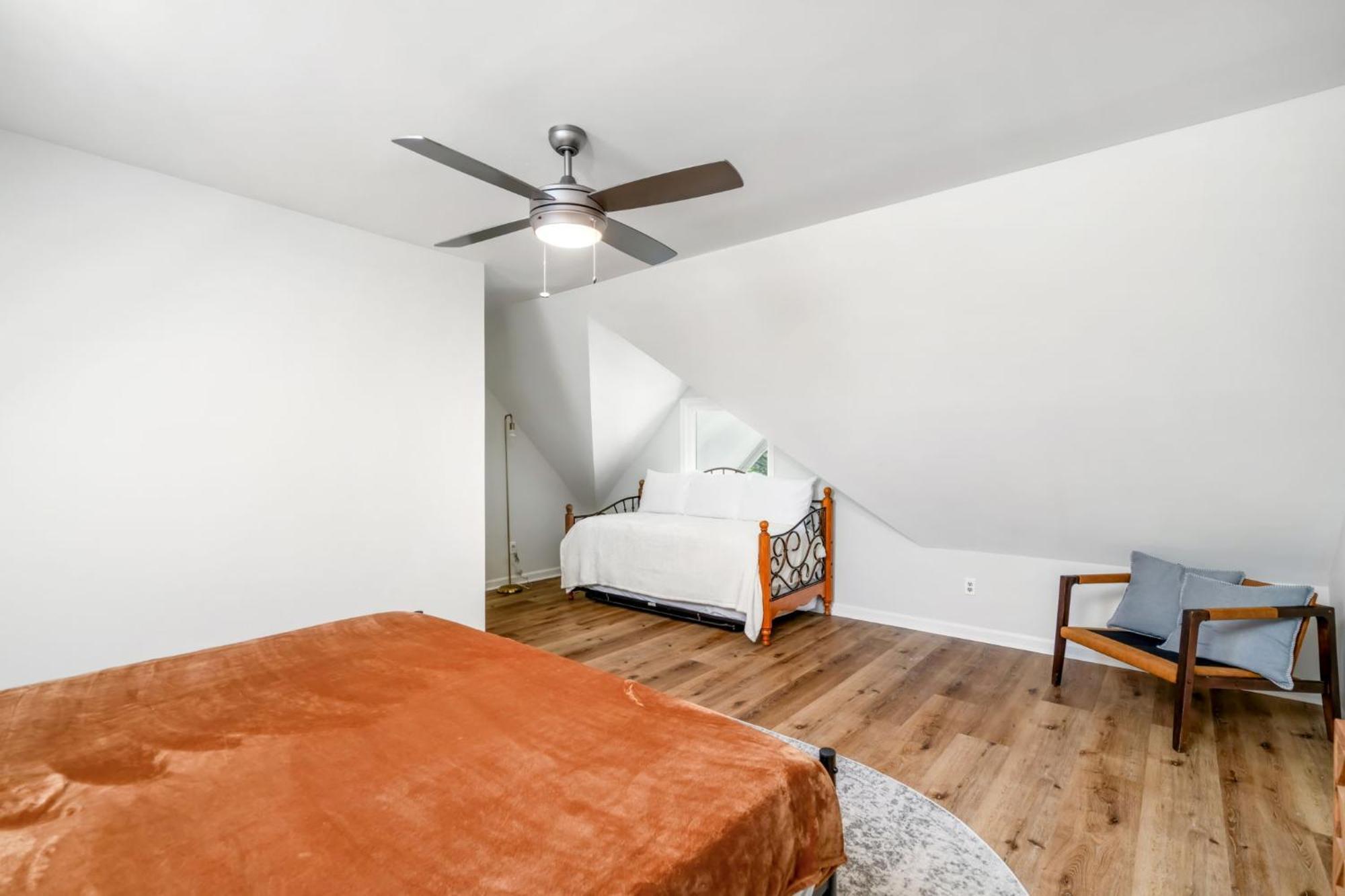 Ferienwohnung Remodeled And New - Walk To Downtown Auburn Exterior foto