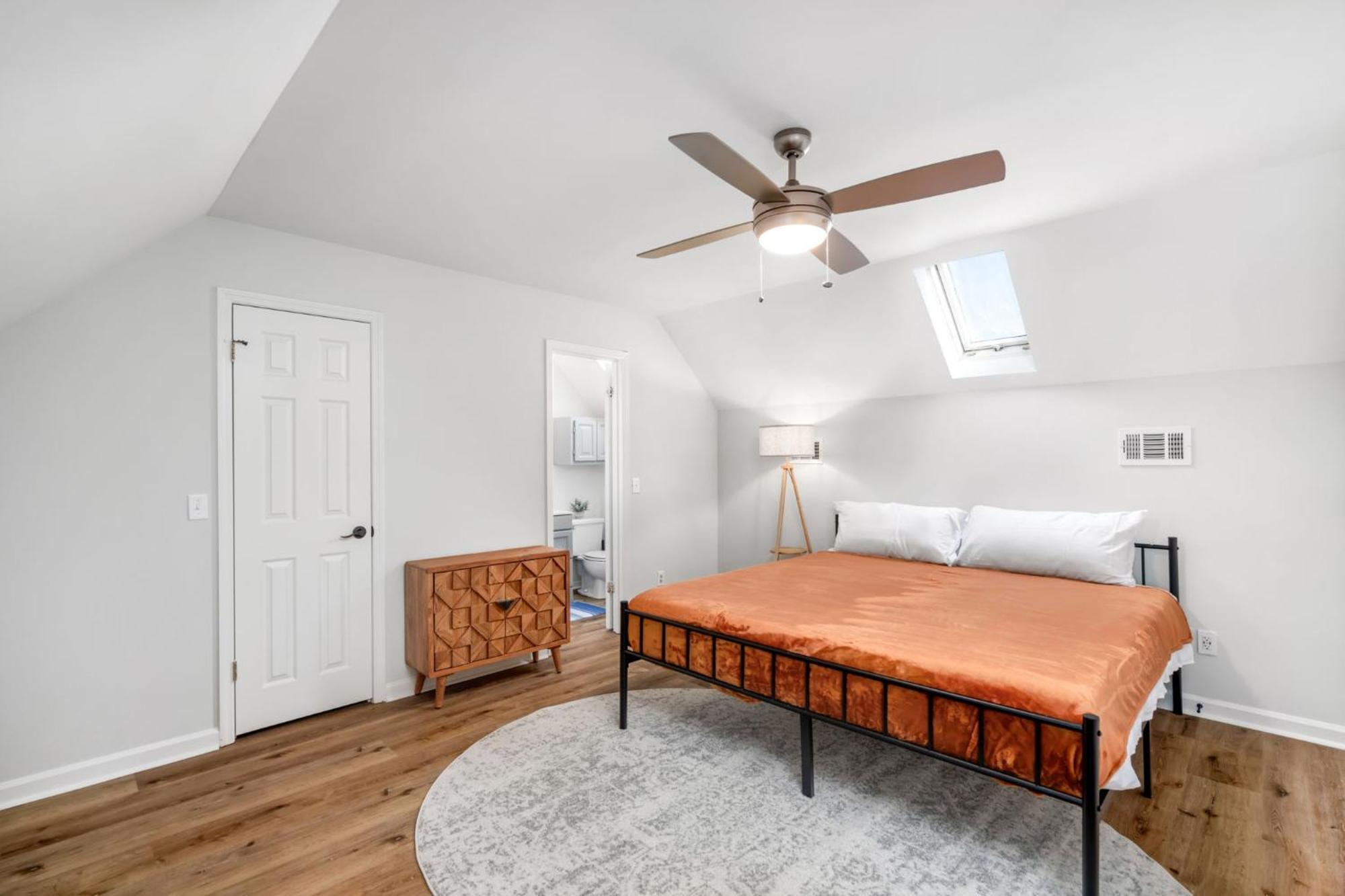 Ferienwohnung Remodeled And New - Walk To Downtown Auburn Exterior foto